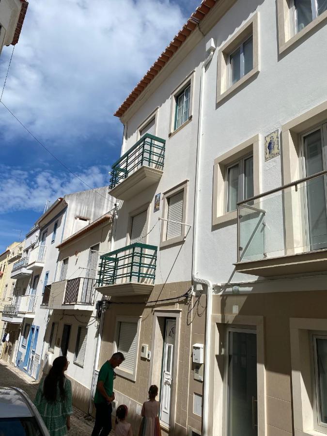 100 Meters From The Beach! Rua Da Regeneracao Nazare Exterior photo